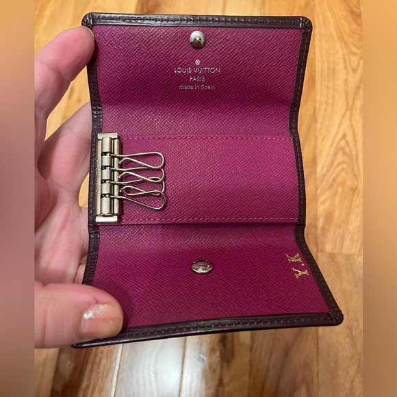Louis Vuitton 4 Key Holder - Picture 7 of 10